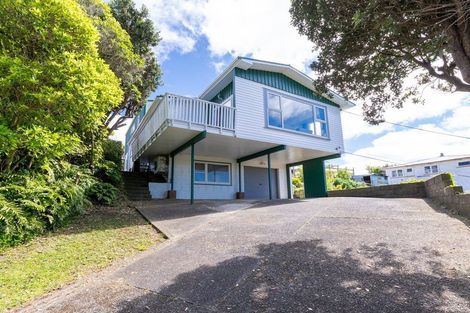 Photo of property in 63 Bassett Road, Johnsonville, Wellington, 6037