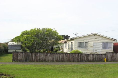 Photo of property in 16 Mouatt Street, Waitara, 4320
