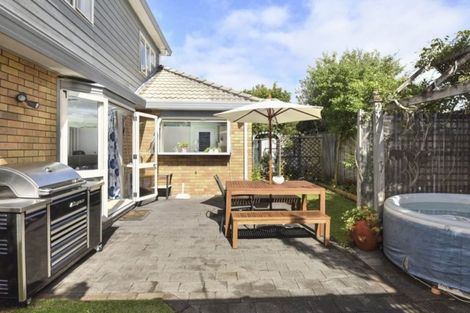Photo of property in 237a Point Chevalier Road, Point Chevalier, Auckland, 1022
