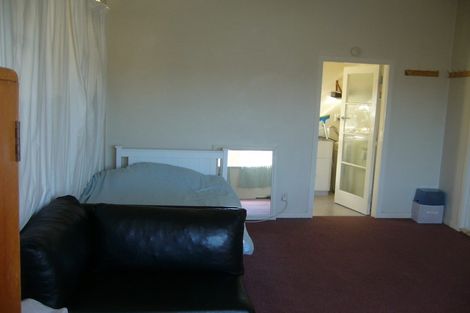 Photo of property in 4 Hawker Street, Mount Victoria, Wellington, 6011