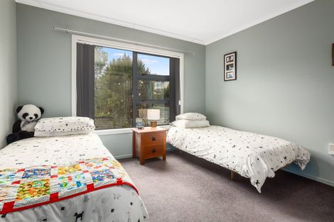 Photo of property in 9 Greenstone Place, Aotea, Porirua, 5024