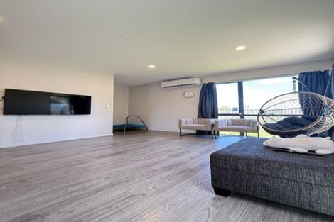 Photo of property in 6 Te Aparangi Road, Papakura, 2110