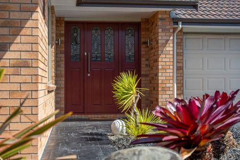 Photo of property in 17 Edgewater Street, Waikanae, 5036