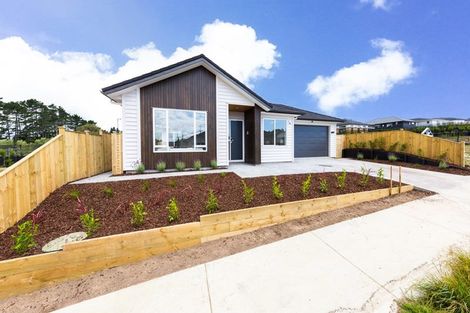 Photo of property in 10 Papa Orchard Drive, Kumeu, 0810