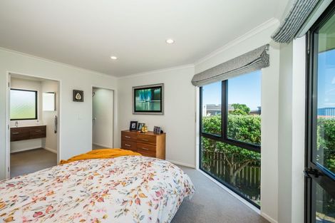 Photo of property in 46 Hicks Crescent, Waikanae Beach, Waikanae, 5036