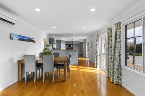 Photo of property in 114 Pipiroa Road, Ngatea, 3503