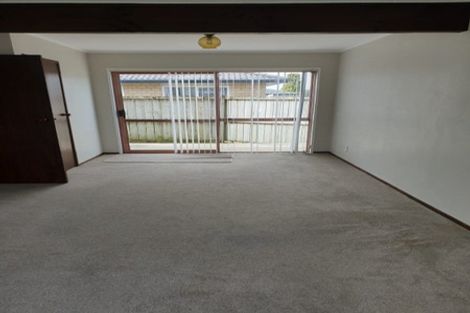 Photo of property in 72 Prince Regent Drive, Half Moon Bay, Auckland, 2012