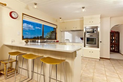 Photo of property in 4 Honeysuckle Lane, Mairangi Bay, Auckland, 0630