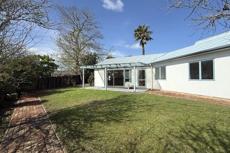 Photo of property in 25 Fearnley Grove, Albany, Auckland, 0632