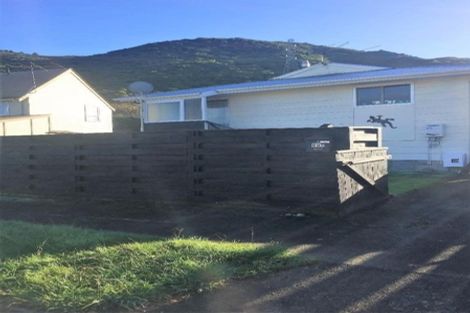 Photo of property in 69a Hartford Crescent, Totara Park, Upper Hutt, 5018