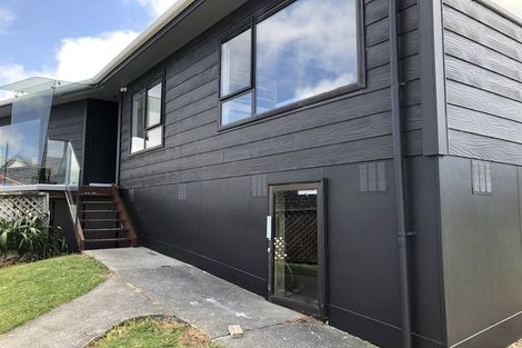 Photo of property in 79 Frobisher Street, Island Bay, Wellington, 6023