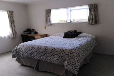 Photo of property in 16 Stewart Gibson Place, Manurewa, Auckland, 2105