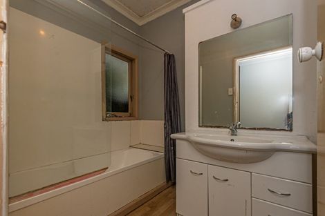 Photo of property in 374 College Street, Hokowhitu, Palmerston North, 4410