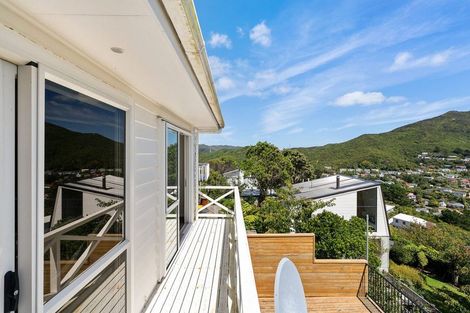 Photo of property in 24a Parklands Drive, Karori, Wellington, 6012