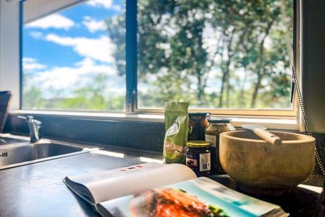 Photo of property in 24 Island View Terrace, Waikanae Beach, Waikanae, 5036