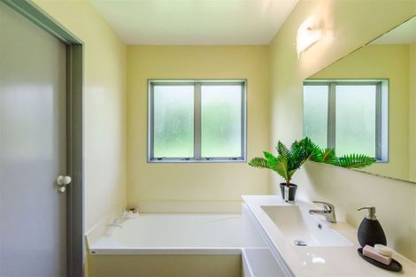 Photo of property in 81 Huia Street, Waikanae, 5036