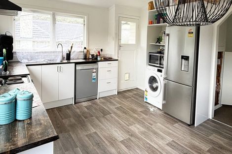 Photo of property in 37 Bird Grove, Stokes Valley, Lower Hutt, 5019