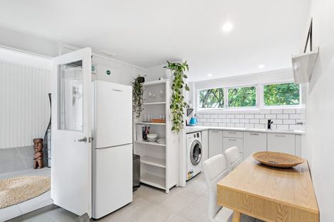 Photo of property in 17 Hillcrest Grove, Hillpark, Auckland, 2102