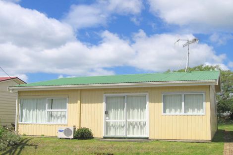 Photo of property in 21 Seaview Road, Waihi Beach, 3611