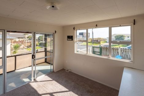 Photo of property in 56 Karewa Parade, Papamoa Beach, Papamoa, 3118