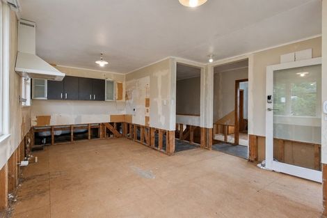 Photo of property in 33 Castor Crescent, Cannons Creek, Porirua, 5024