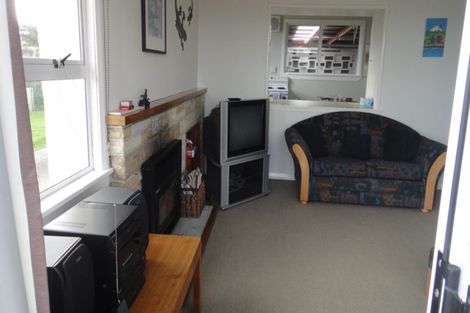 Photo of property in 19 Pitcairn Street, Oakura, 4314