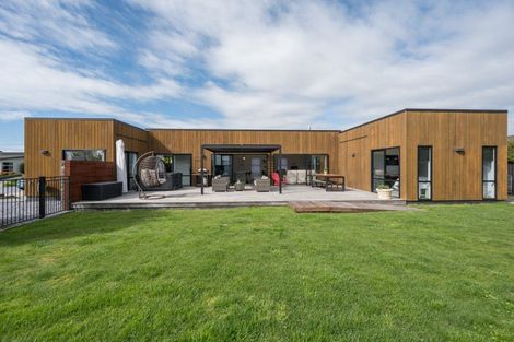 Photo of property in 12 Puketutu Grove, Motueka, 7120