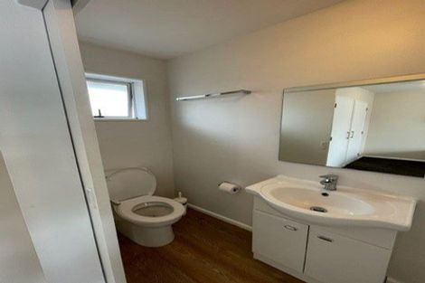 Photo of property in 32 Tintern Avenue, Avonhead, Christchurch, 8042