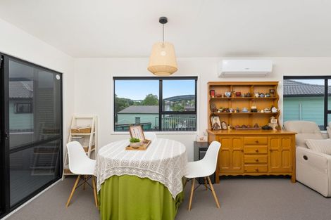 Photo of property in 9 West Harbour Drive, West Harbour, Auckland, 0618