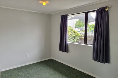 Photo of property in 2/87 Manuroa Road, Takanini, 2112