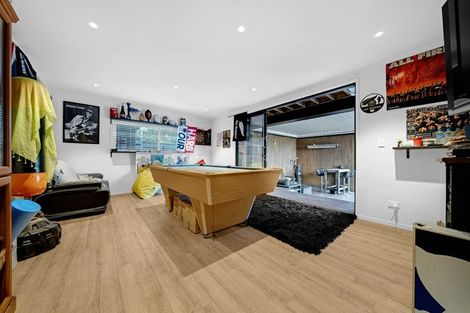 Photo of property in 8 Aberdeen Road, Campbells Bay, Auckland, 0620