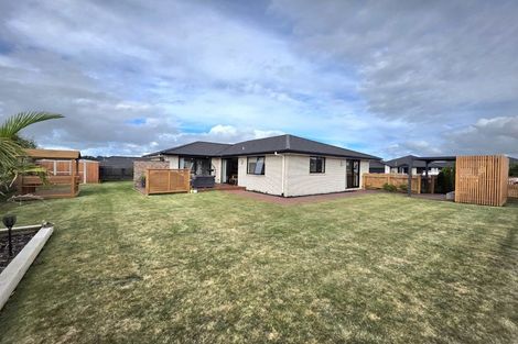 Photo of property in 35 Keene Drive, Bell Block, New Plymouth, 4312