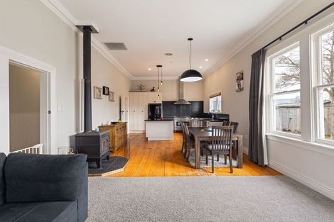 Photo of property in 17 Perrin Place, Kelvin Grove, Palmerston North, 4414