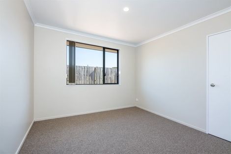 Photo of property in 30 Misty Valley Drive, Henderson, Auckland, 0612