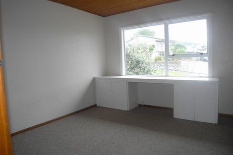 Photo of property in 2 Fairlea Road, Te Atatu South, Auckland, 0610