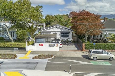Photo of property in 5 Huatoki Street, Vogeltown, New Plymouth, 4310