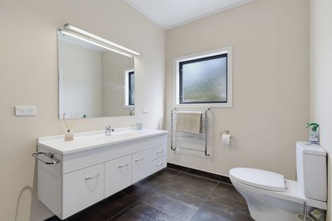 Photo of property in 74 Avon Road, Pokeno, 2471