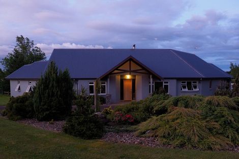 Photo of property in 9 Orakei Road, Kelvin Grove, Palmerston North, 4470