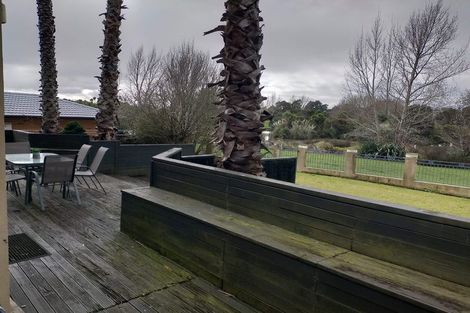 Photo of property in 10 Crannog Fen, Wattle Downs, Auckland, 2103