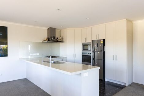 Photo of property in 74 Fernbrook Drive, Hurworth, New Plymouth, 4310