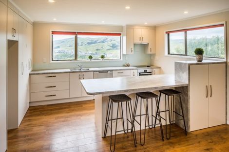Photo of property in 10 Tremaine Place, Camborne, Porirua, 5026