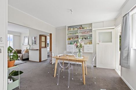 Photo of property in 44 Savoy Road, Glen Eden, Auckland, 0602