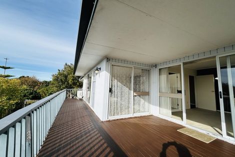 Photo of property in 1 Hume Drive, Hillcrest, Auckland, 0627
