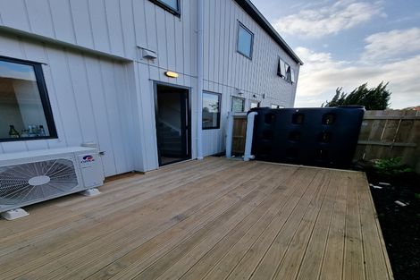 Photo of property in 49c Riverton Drive, Randwick Park, Auckland, 2105