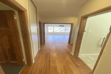 Photo of property in 5 Lonsdale Crescent, Rongotai, Wellington, 6022