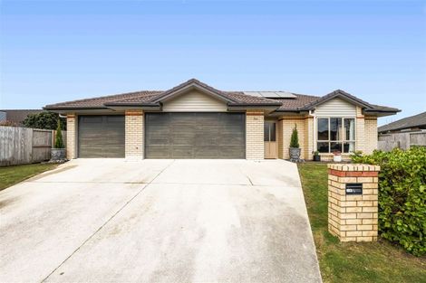 Photo of property in 6 Holly Place, Rototuna North, Hamilton, 3210