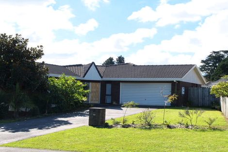 Photo of property in 21 West Fairway, Golflands, Auckland, 2013
