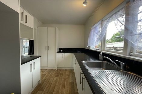 Photo of property in 43 Hallberry Road, Mangere East, Auckland, 2024