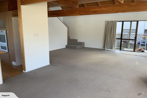 Photo of property in 132 Karewa Parade, Papamoa Beach, Papamoa, 3118