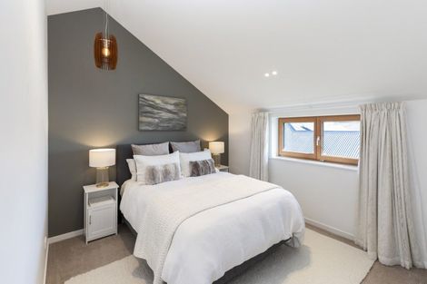 Photo of property in 18 College Avenue, Strowan, Christchurch, 8052